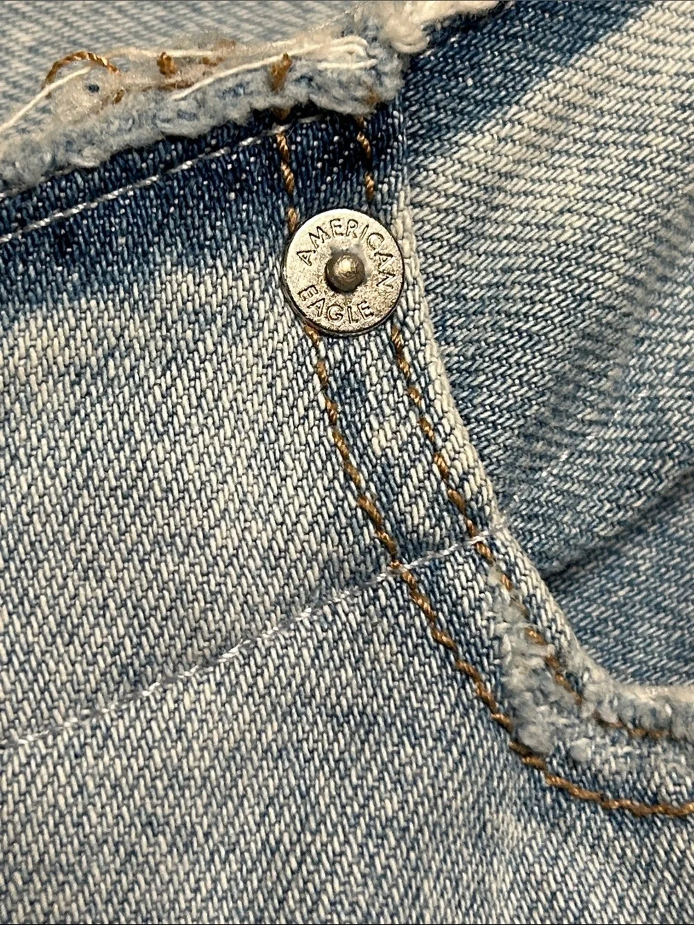 American Eagle Light Blue Womens Denim Jeans - Distressed Casual Relaxed Fit
